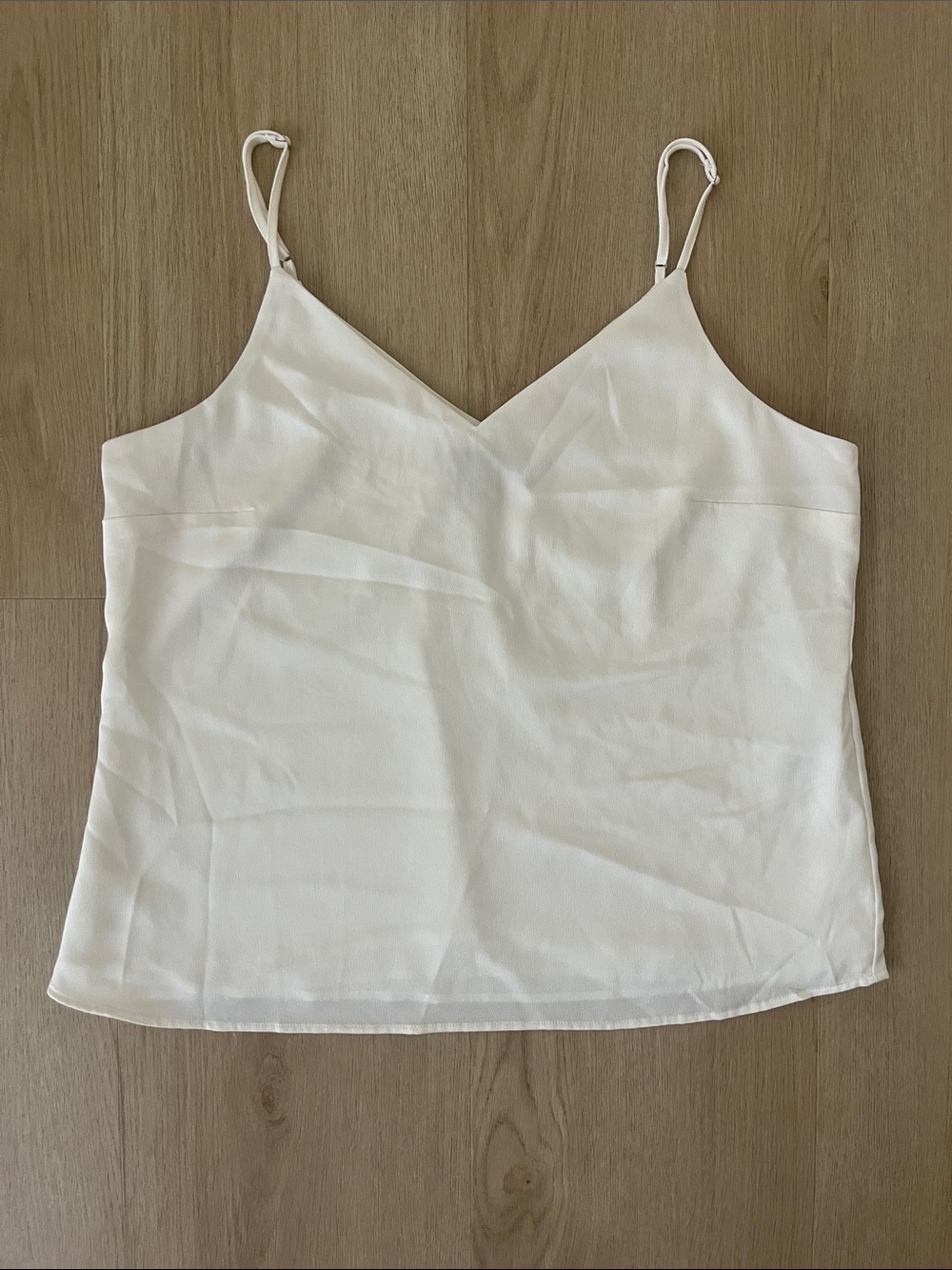 Banana Republic V-neck Satin Cami Tank Top in Ivory Cream Women's Medium Petite